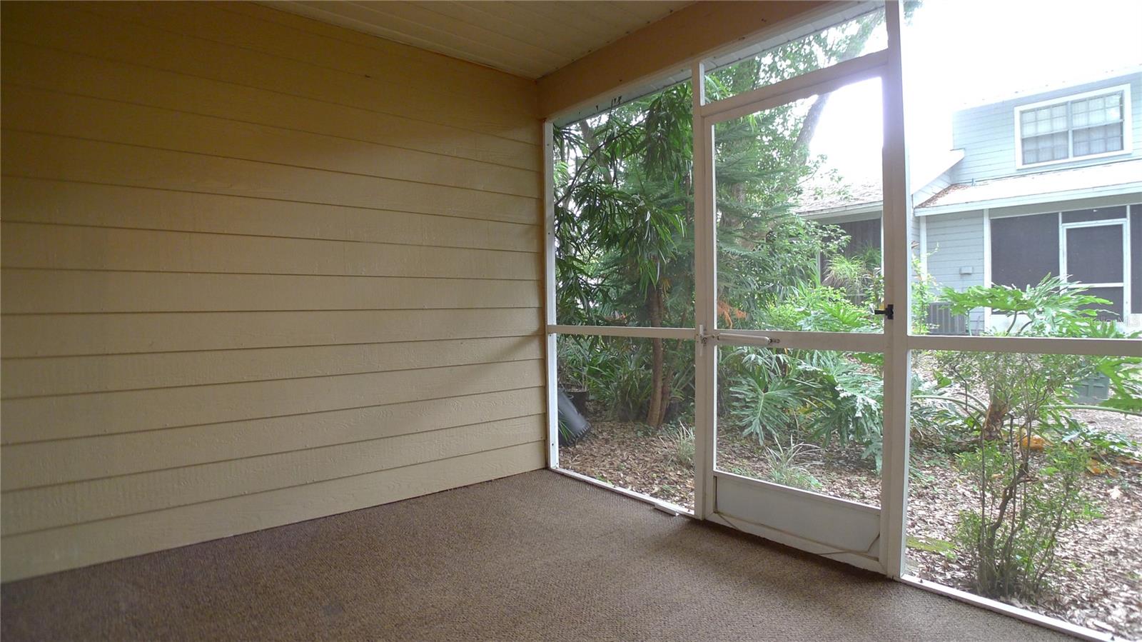 KINGSS COURT TWNHMS - Residential Lease