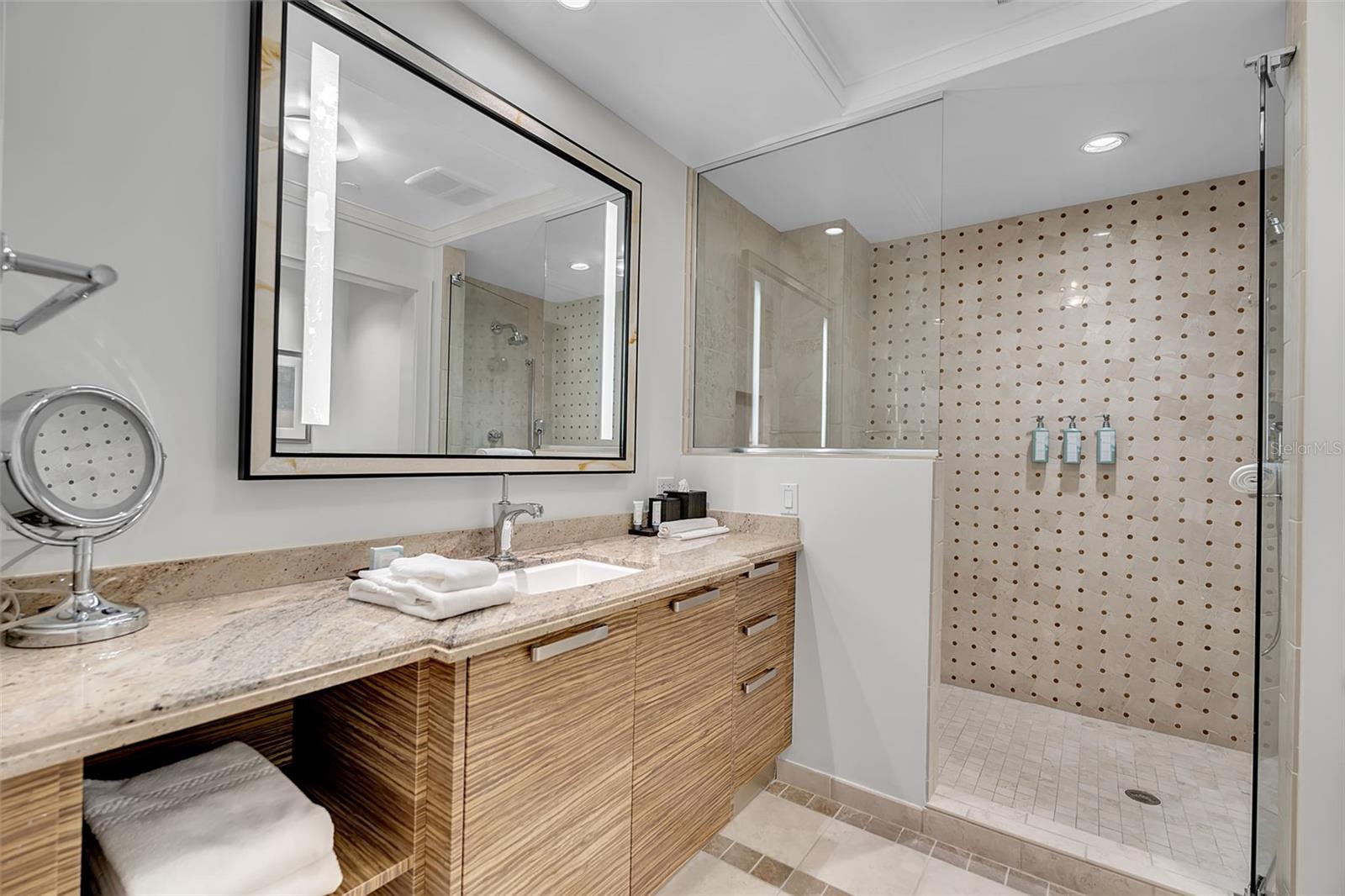 SIESTA KEY BEACH RESIDENCES II - Residential