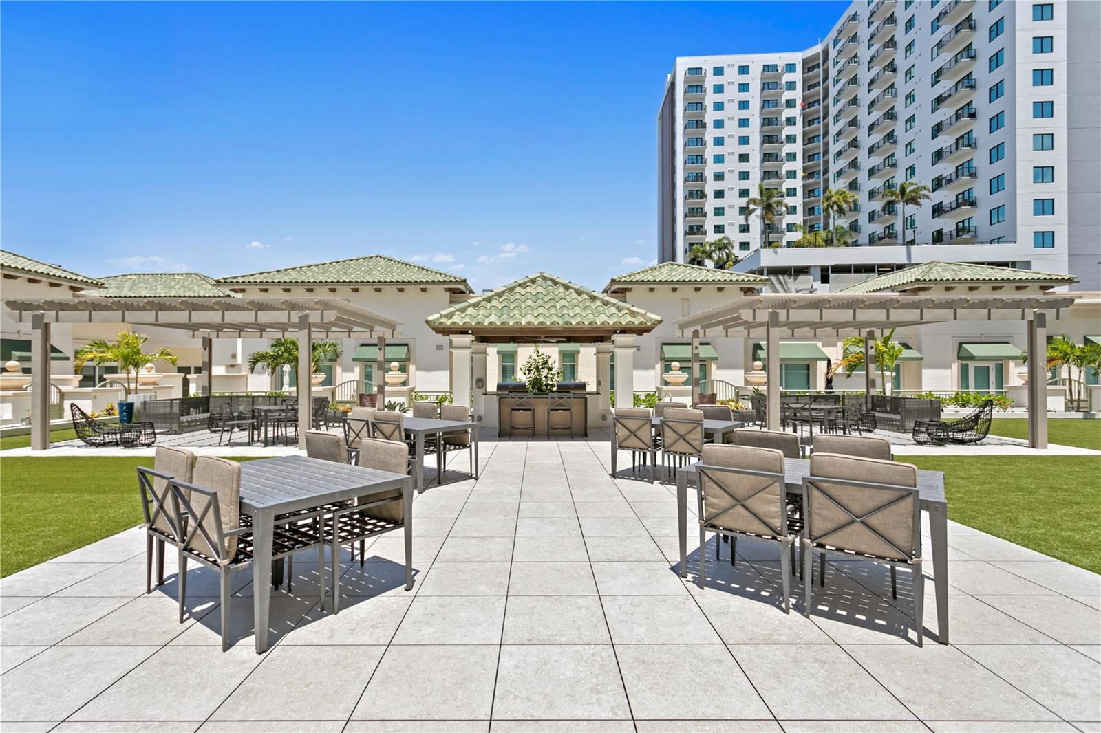 THE PLAZA HARBOUR ISLAND A CON - Residential