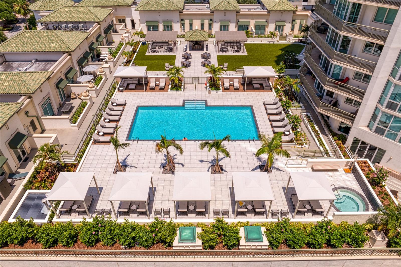THE PLAZA HARBOUR ISLAND A CON - Residential