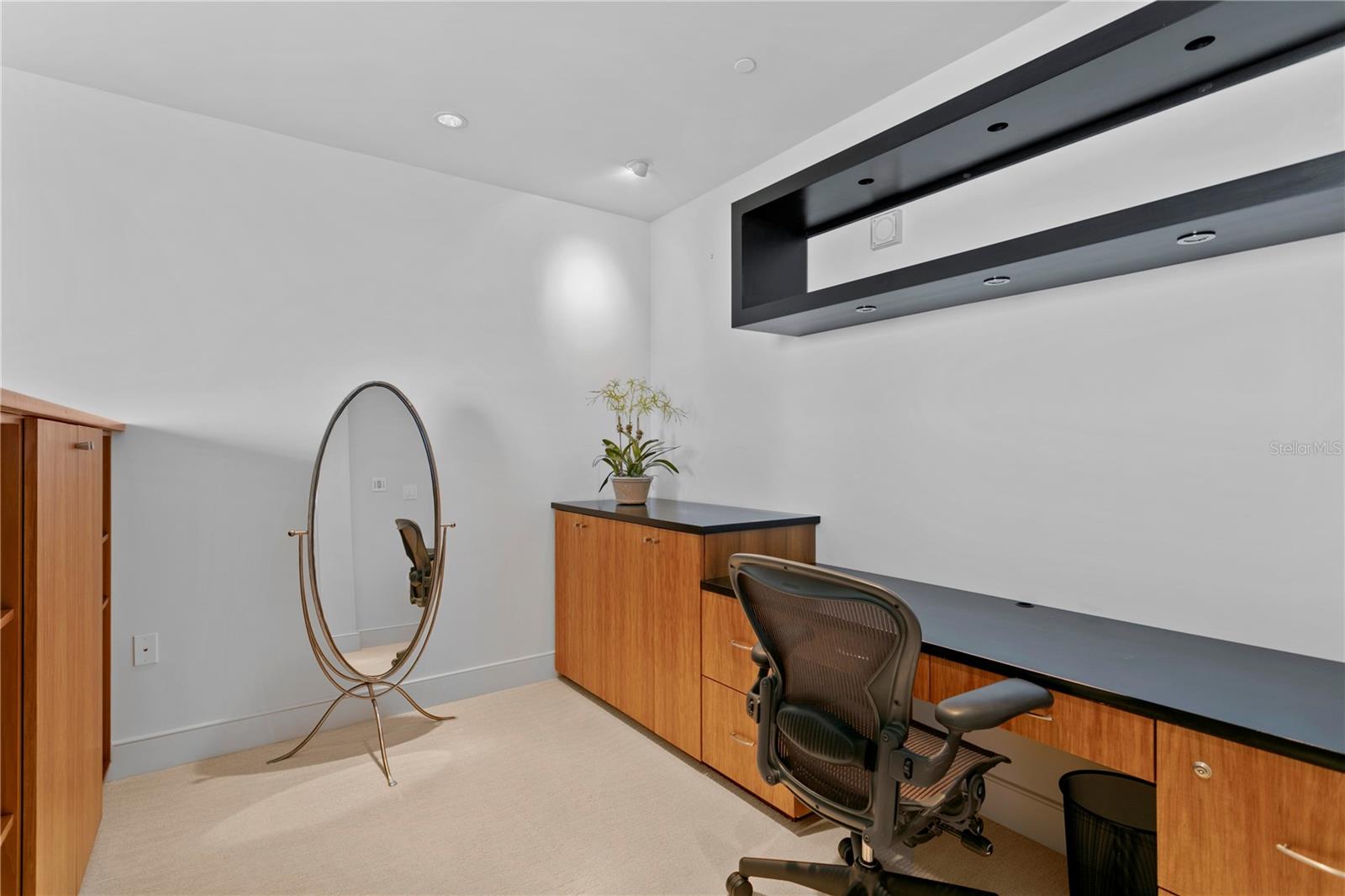 THE PLAZA HARBOUR ISLAND A CON - Residential
