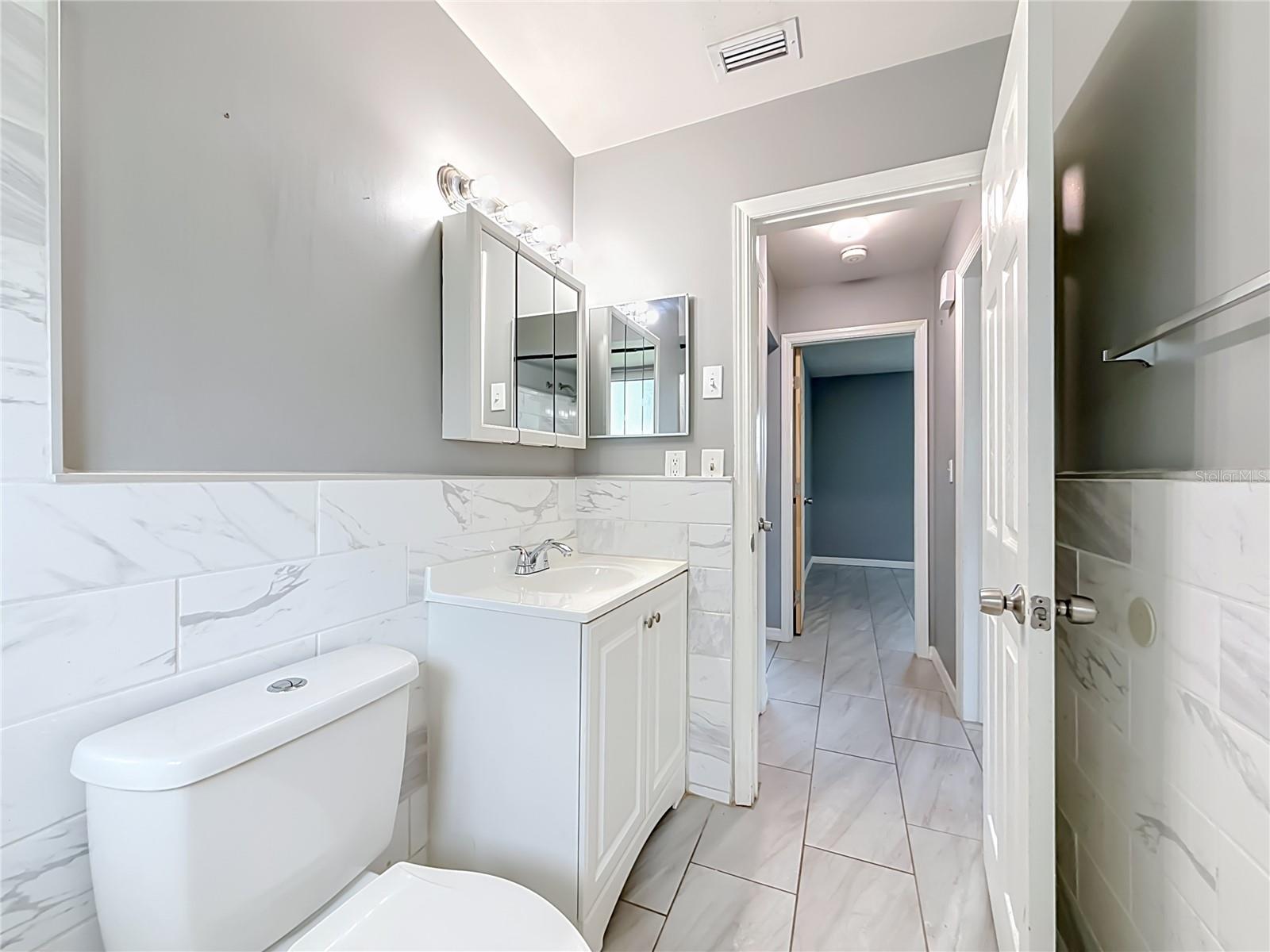 LARGO LAKE VILLAS - Residential