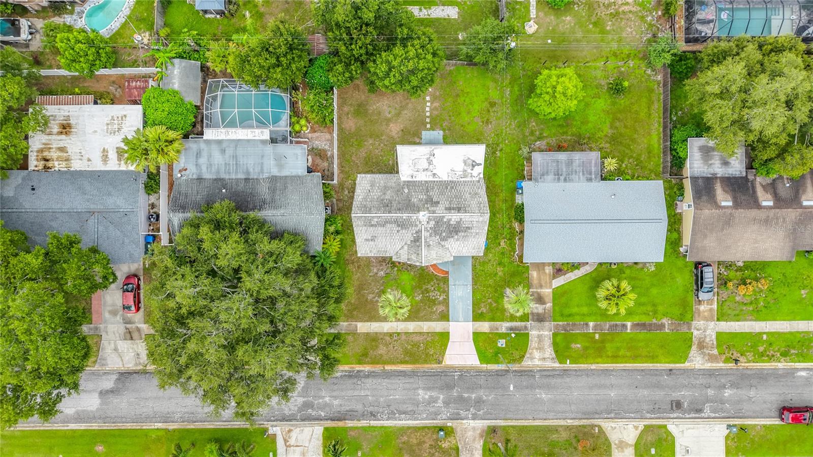 LARGO LAKE VILLAS - Residential