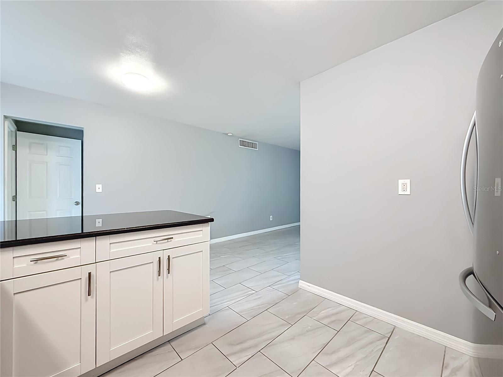 LARGO LAKE VILLAS - Residential