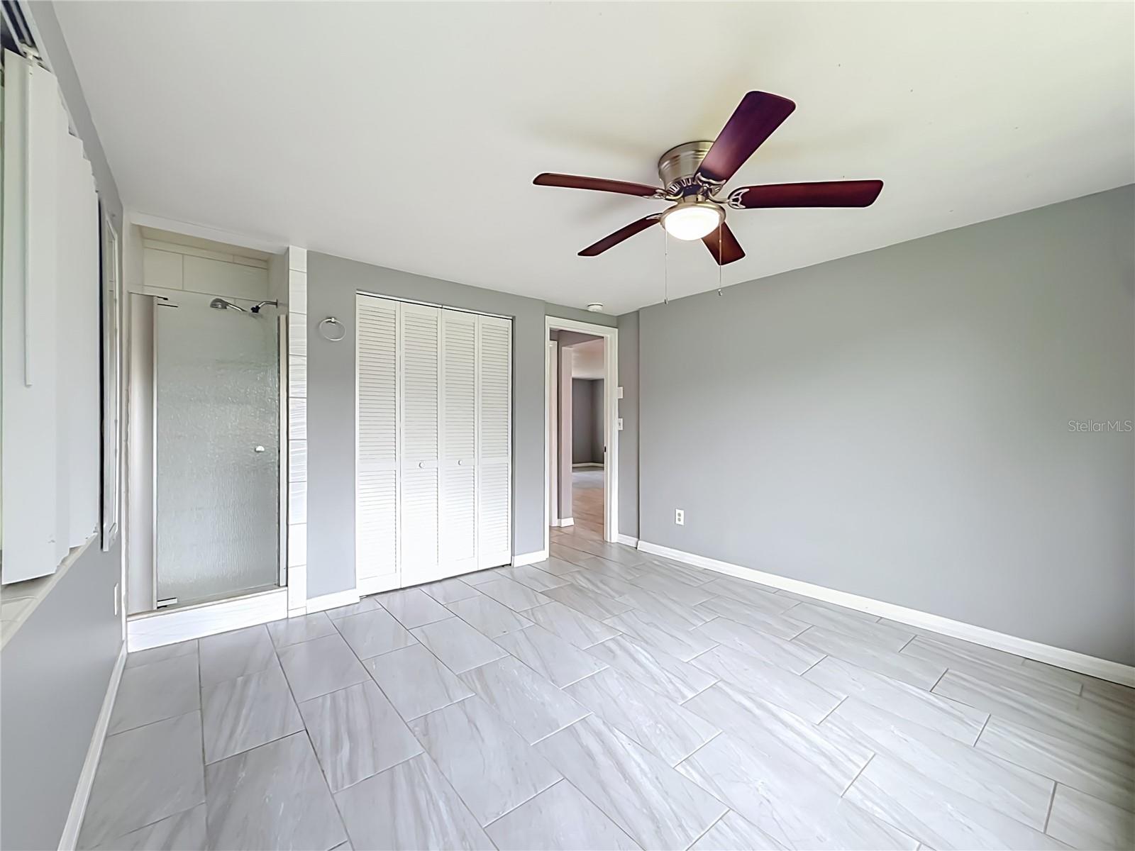 LARGO LAKE VILLAS - Residential