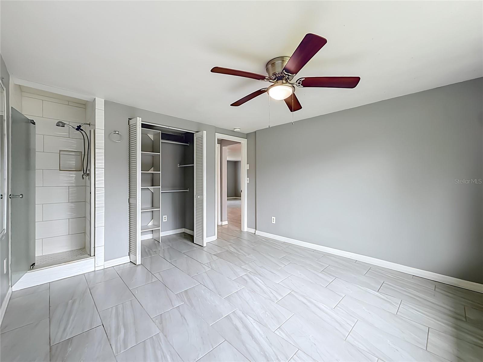 LARGO LAKE VILLAS - Residential