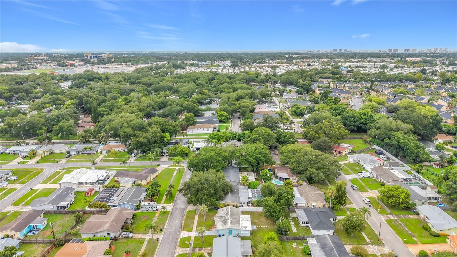 LARGO LAKE VILLAS - Residential