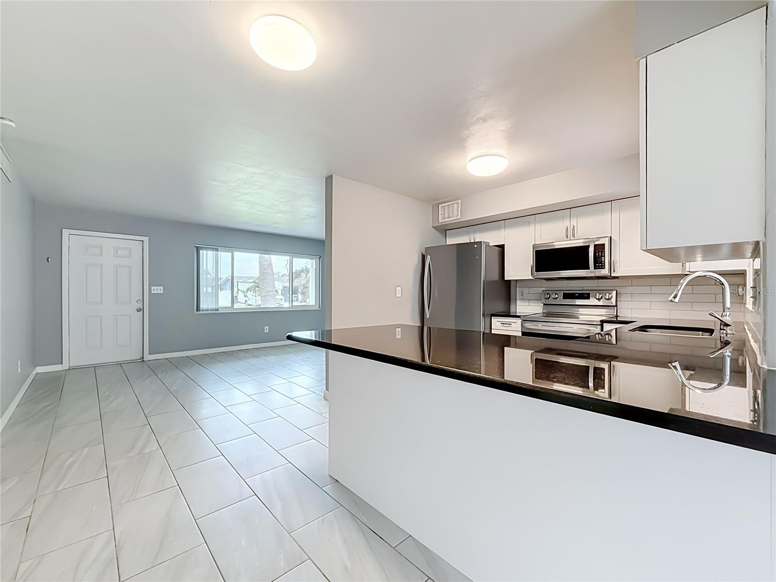 LARGO LAKE VILLAS - Residential