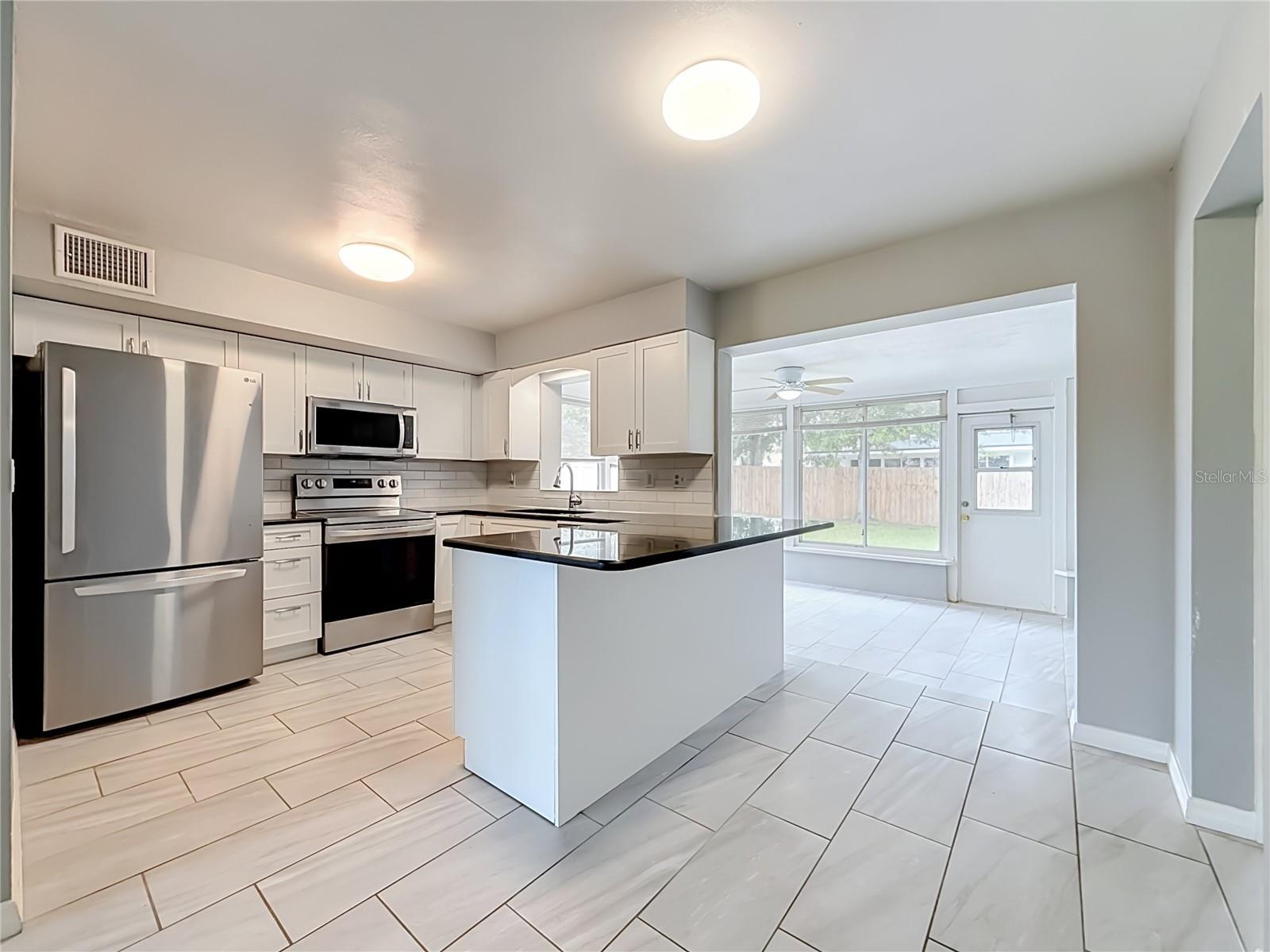 LARGO LAKE VILLAS - Residential
