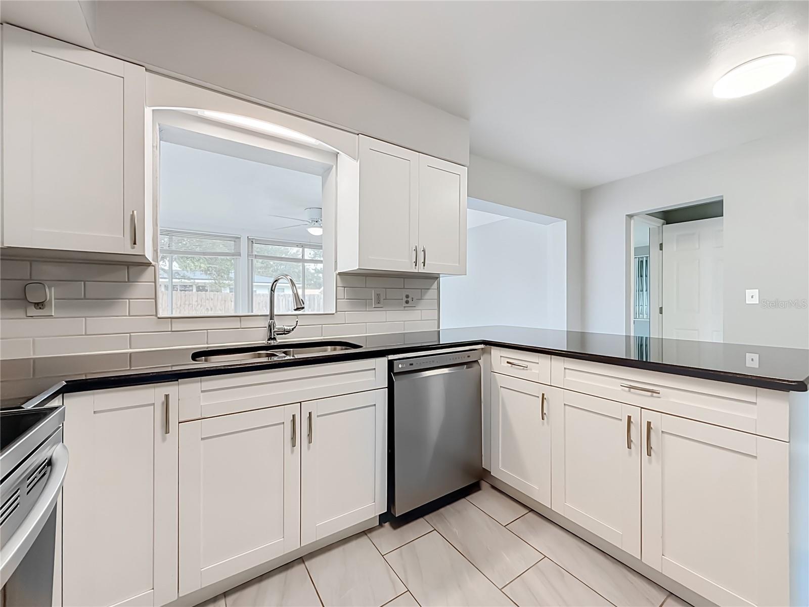LARGO LAKE VILLAS - Residential