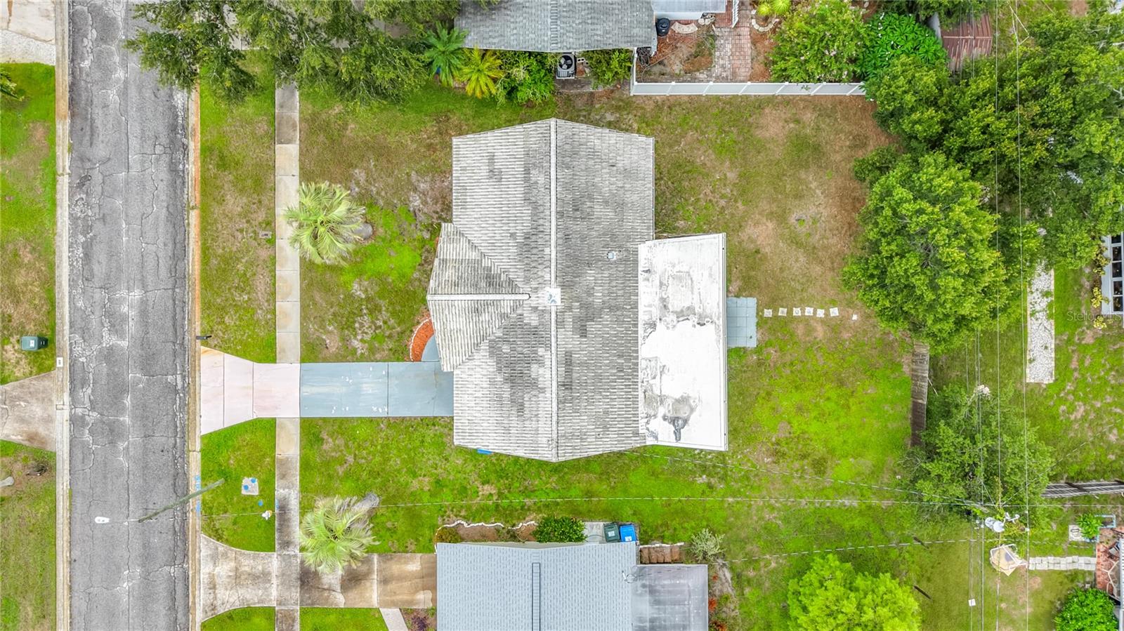 LARGO LAKE VILLAS - Residential