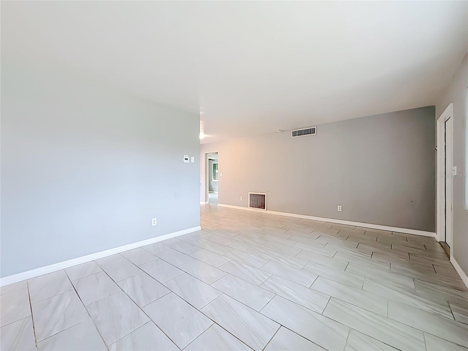 LARGO LAKE VILLAS - Residential