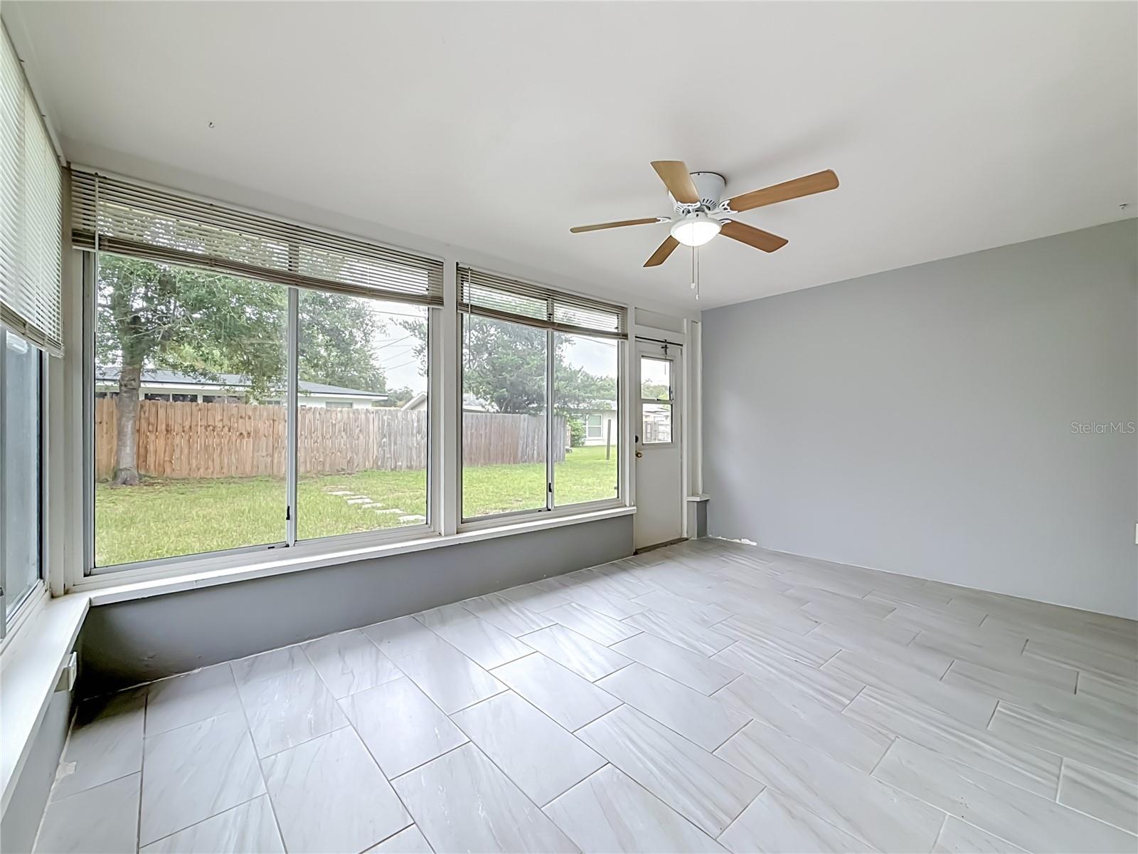LARGO LAKE VILLAS - Residential
