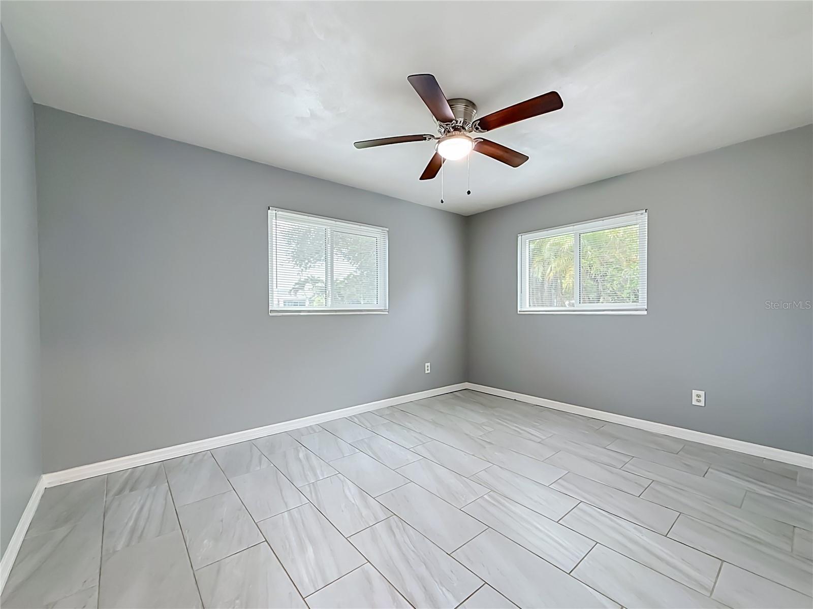 LARGO LAKE VILLAS - Residential