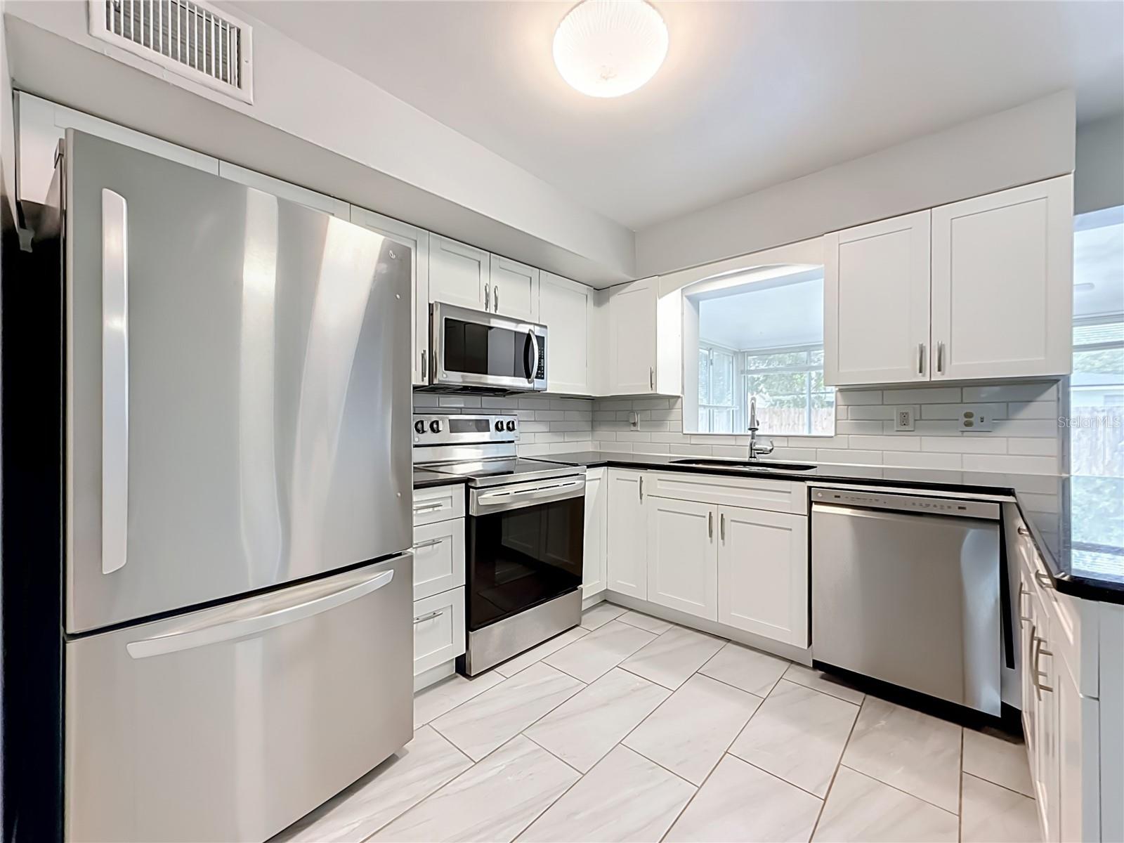 LARGO LAKE VILLAS - Residential