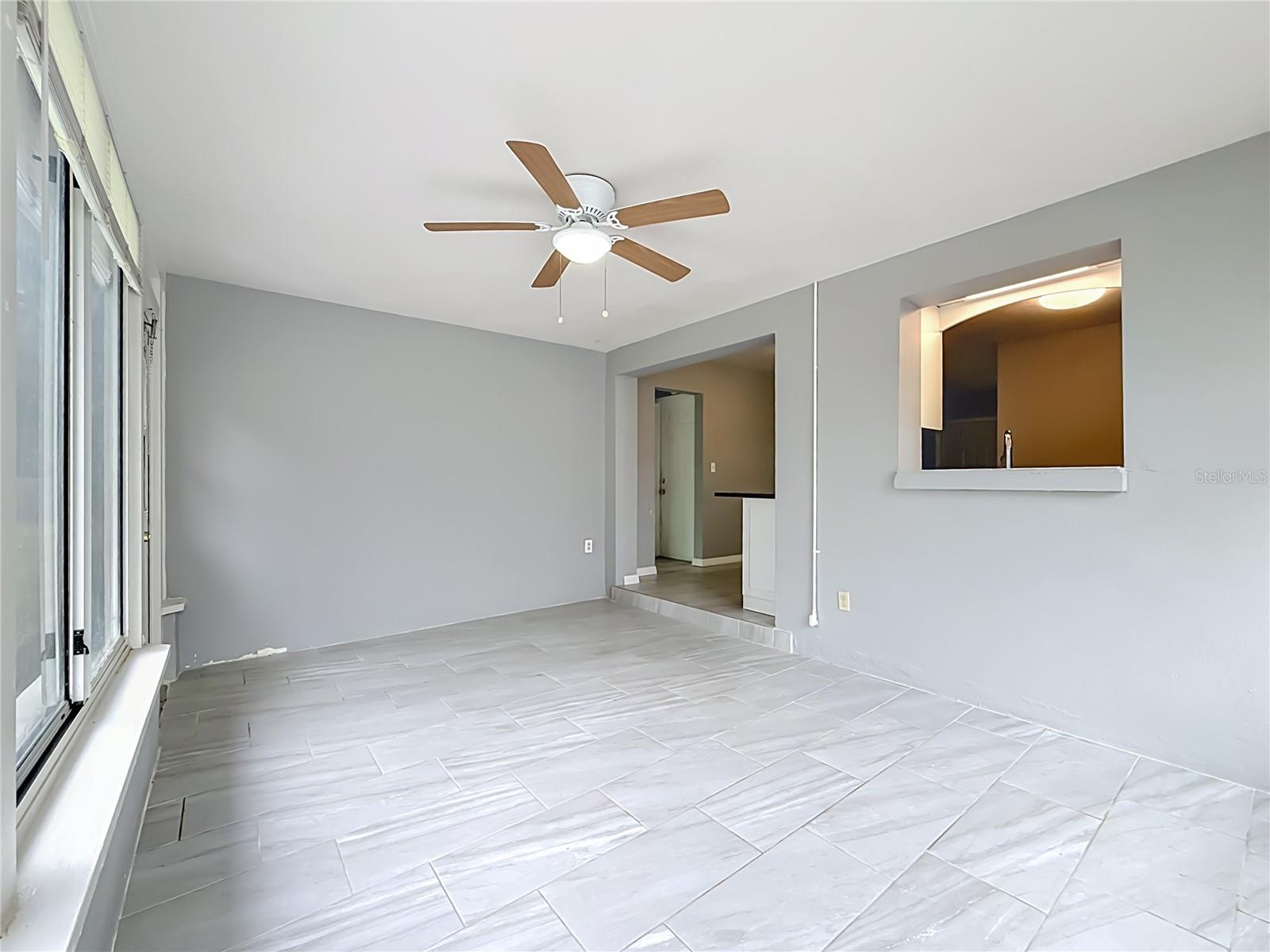 LARGO LAKE VILLAS - Residential