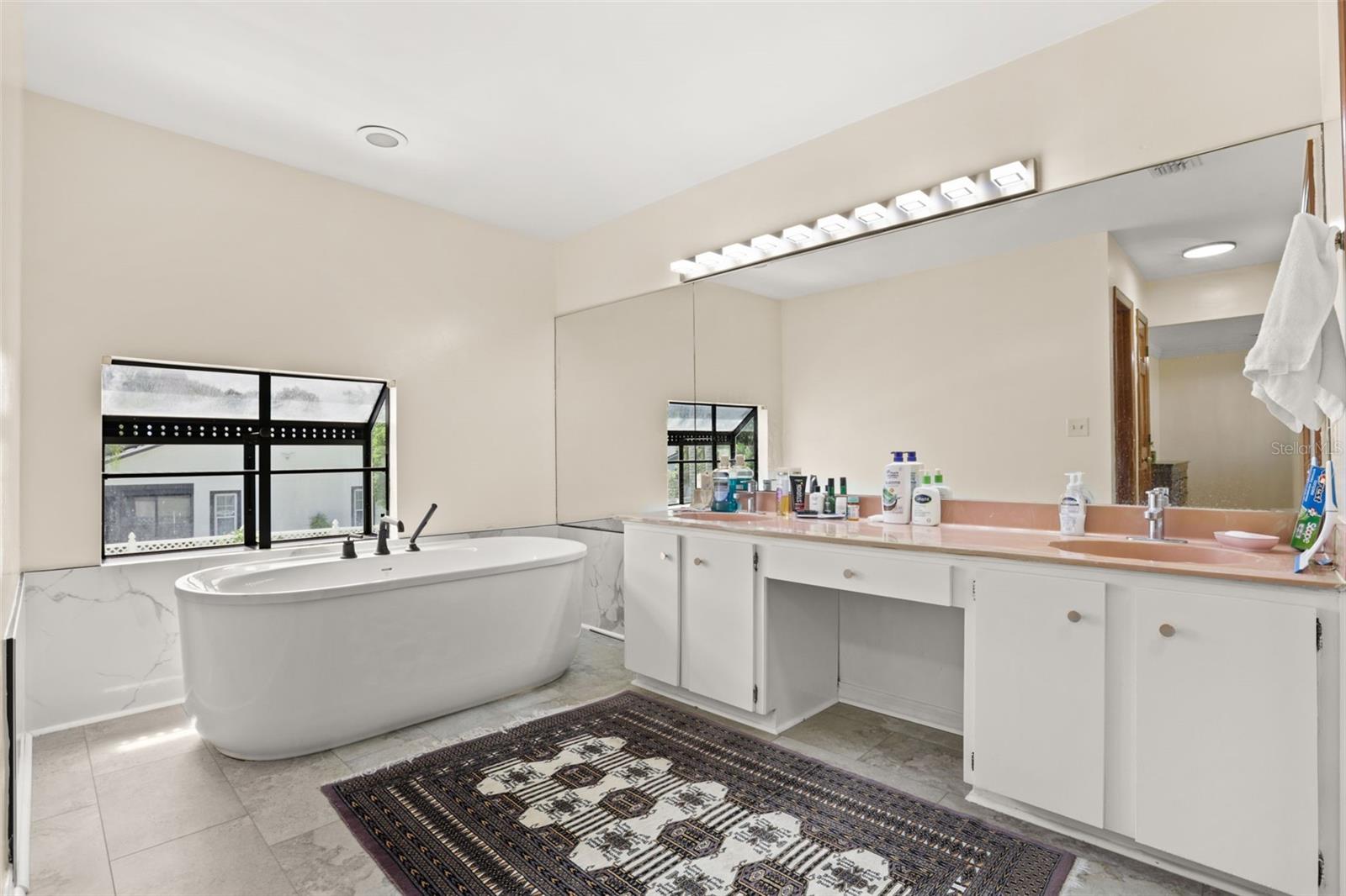 BAY VISTA ESTATES - Residential