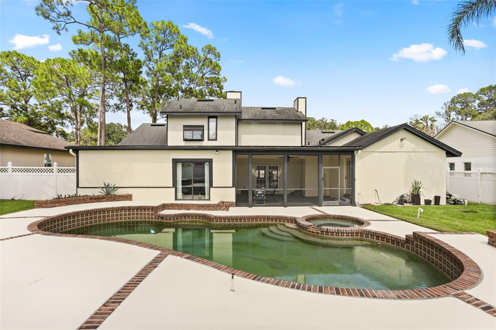 BAY VISTA ESTATES - Residential