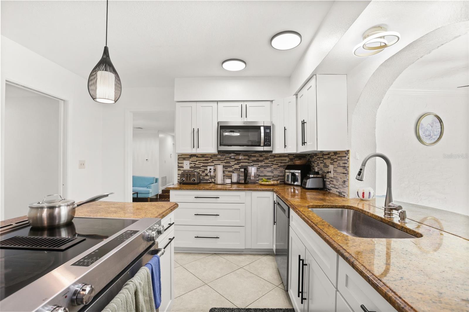 BAY VISTA ESTATES - Residential