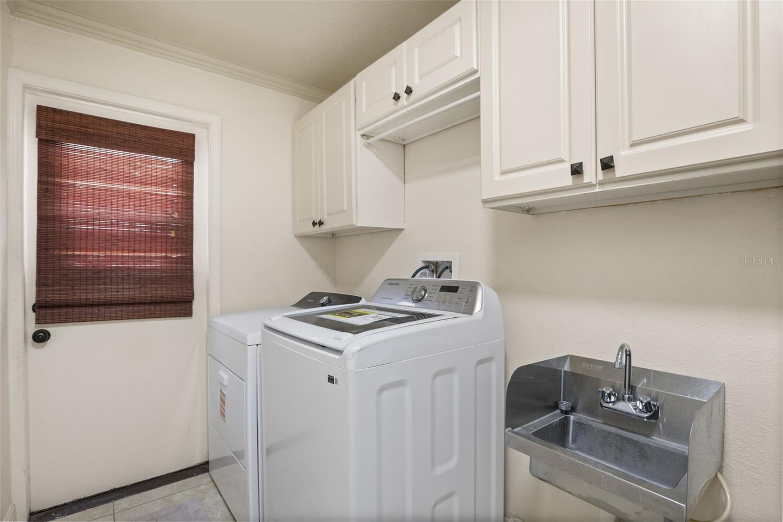 BAY VISTA ESTATES - Residential