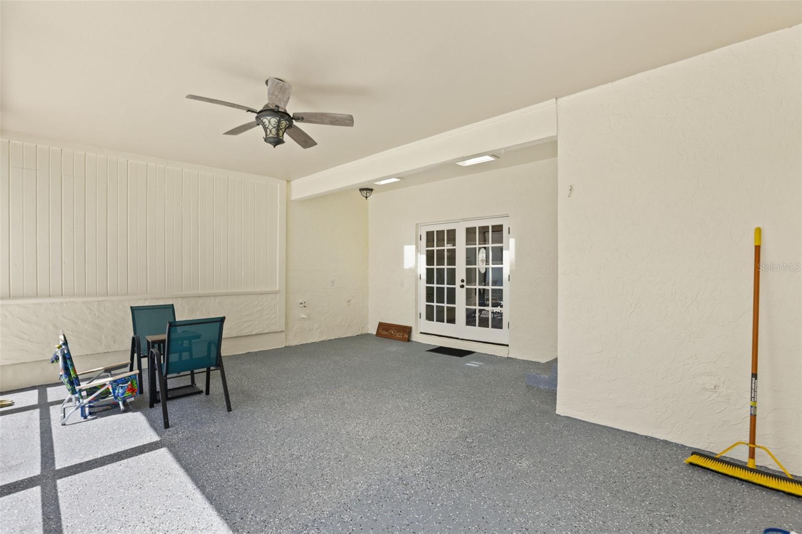 BAY VISTA ESTATES - Residential