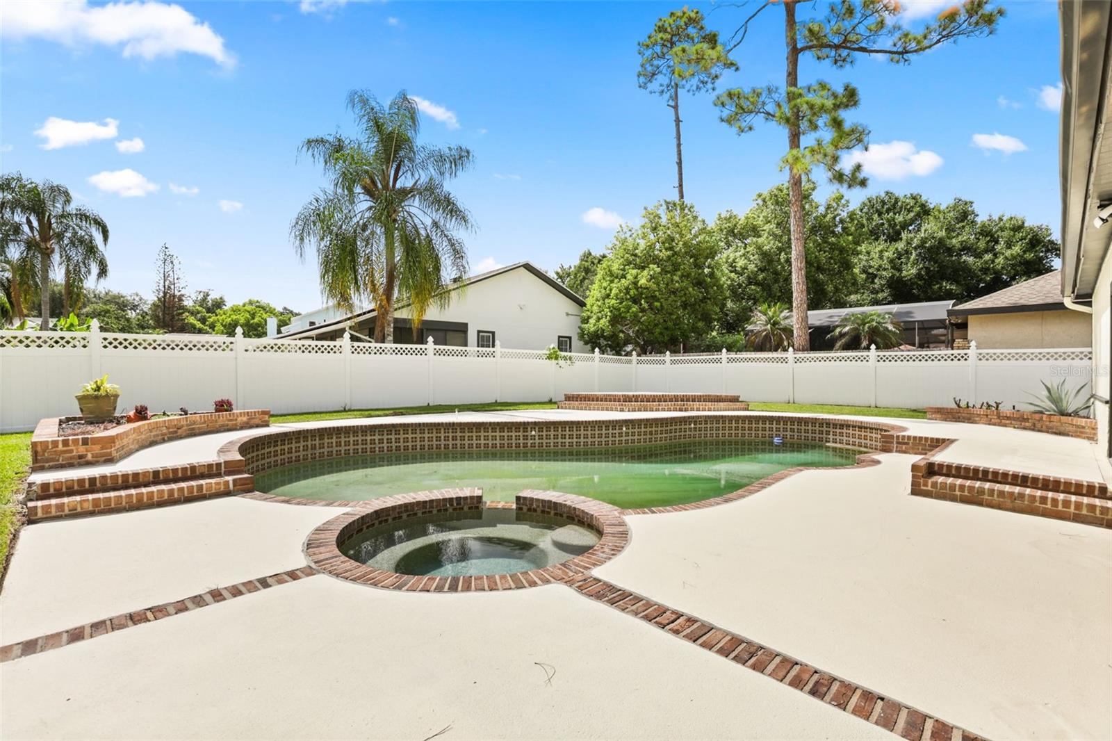 BAY VISTA ESTATES - Residential