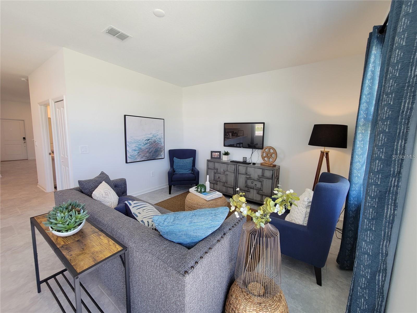 CHATEAU/ASTONIA - Residential Lease