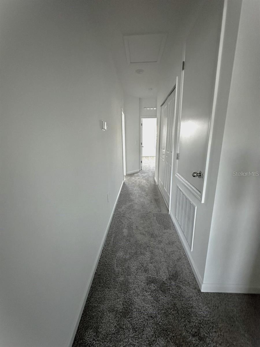 CHATEAU/ASTONIA - Residential Lease