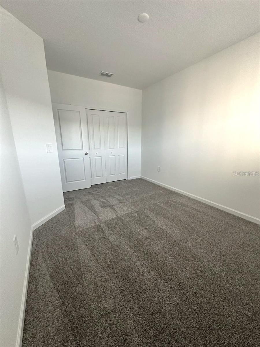 CHATEAU/ASTONIA - Residential Lease