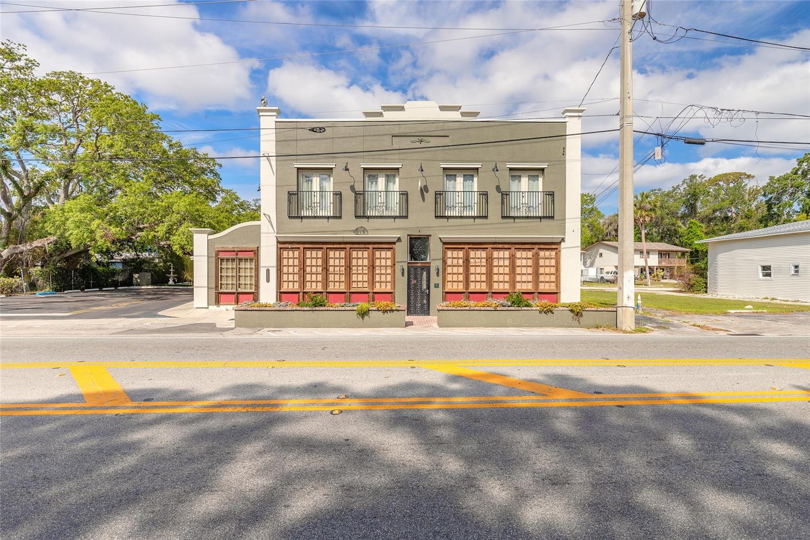 WALKERS HOLLY HILL - Commercial Sale