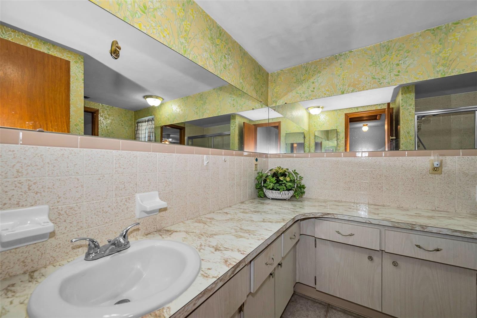 HOLIDAY GARDEN ESTATES - Residential