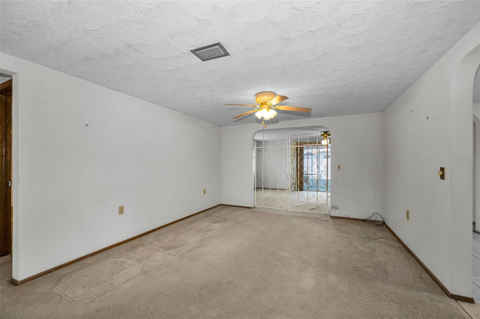 HOLIDAY GARDEN ESTATES - Residential