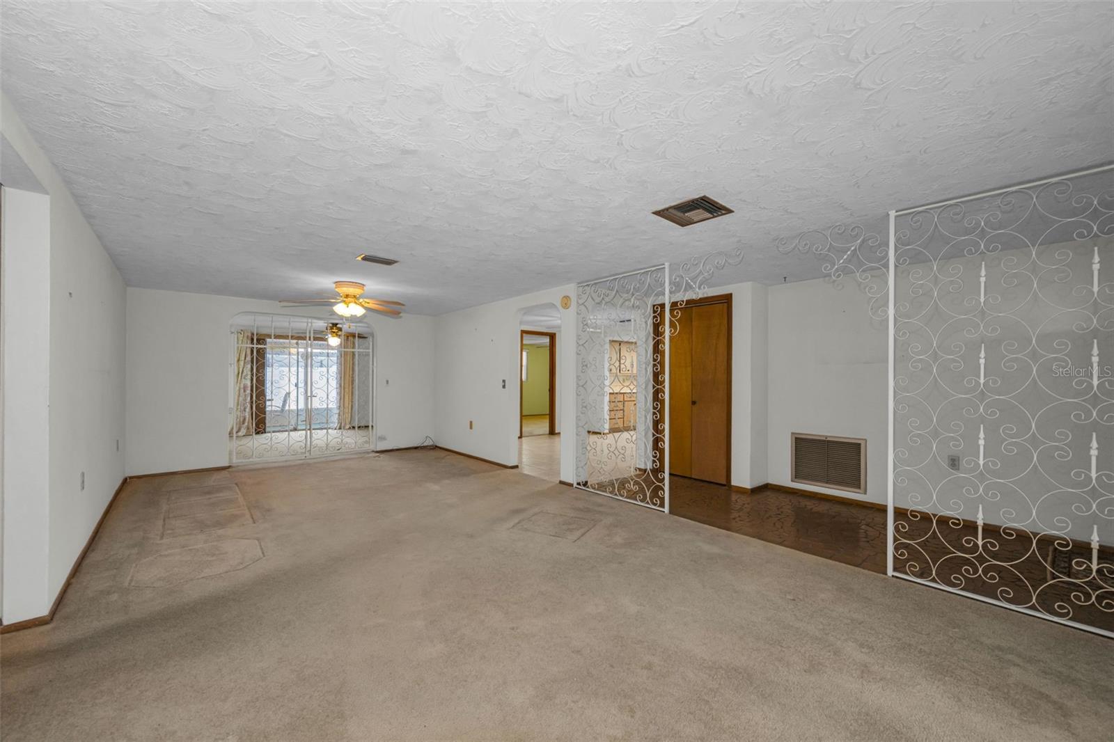 HOLIDAY GARDEN ESTATES - Residential