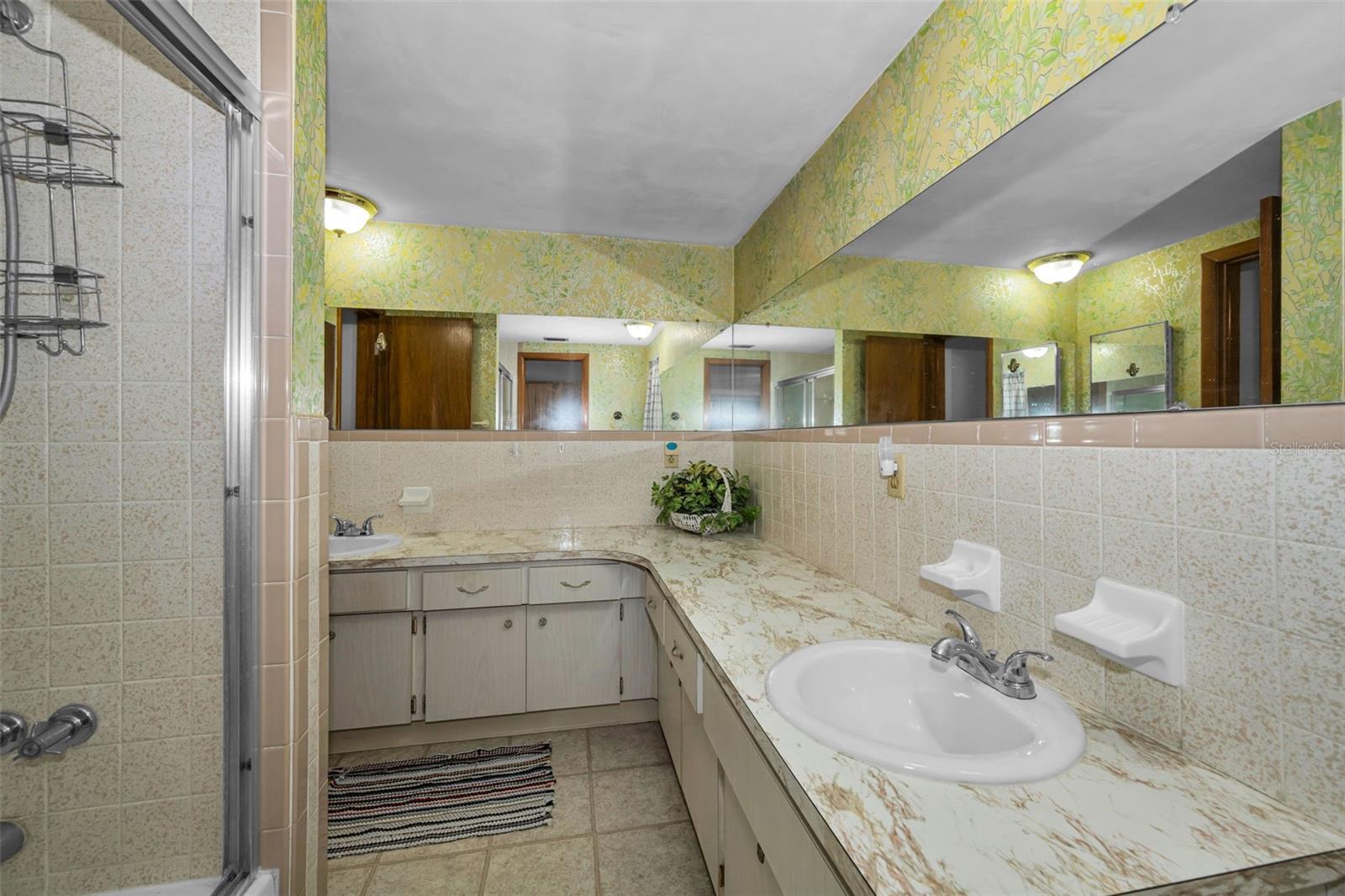 HOLIDAY GARDEN ESTATES - Residential