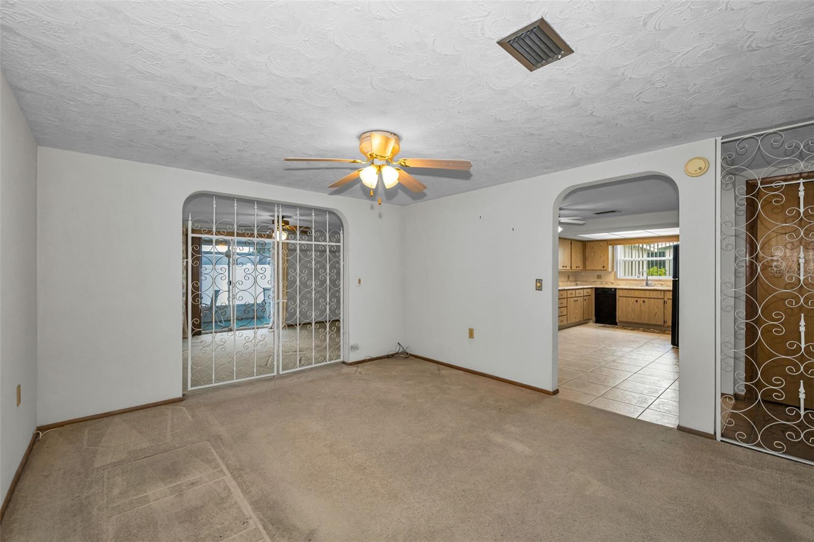 HOLIDAY GARDEN ESTATES - Residential