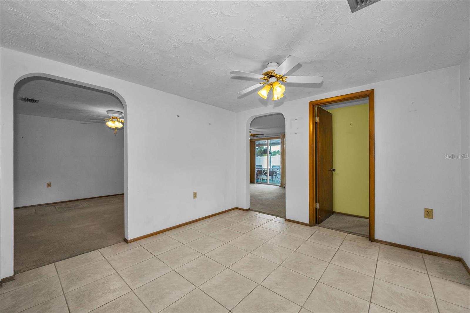 HOLIDAY GARDEN ESTATES - Residential