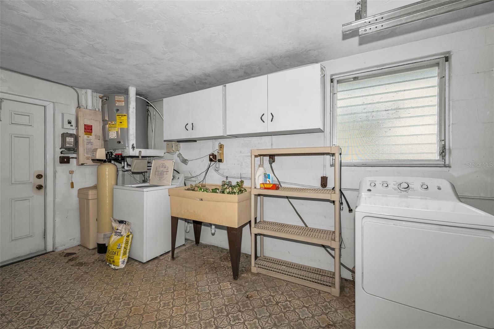 HOLIDAY GARDEN ESTATES - Residential