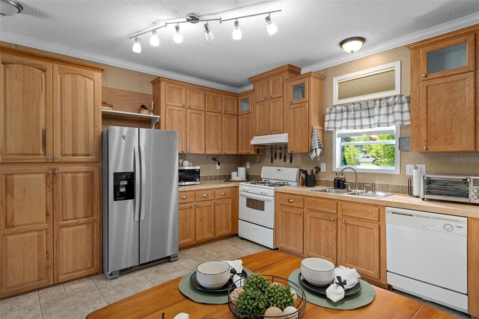 LAKE TROPICANA RANCHETTES - Residential