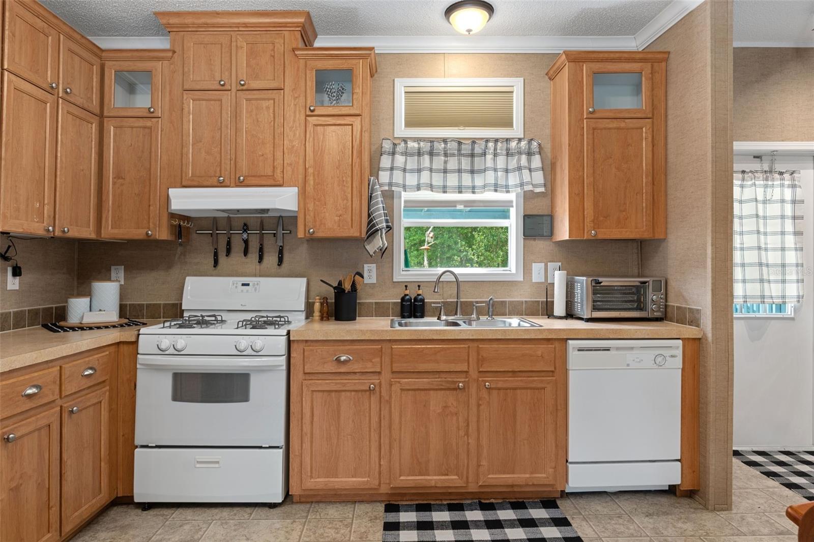 LAKE TROPICANA RANCHETTES - Residential