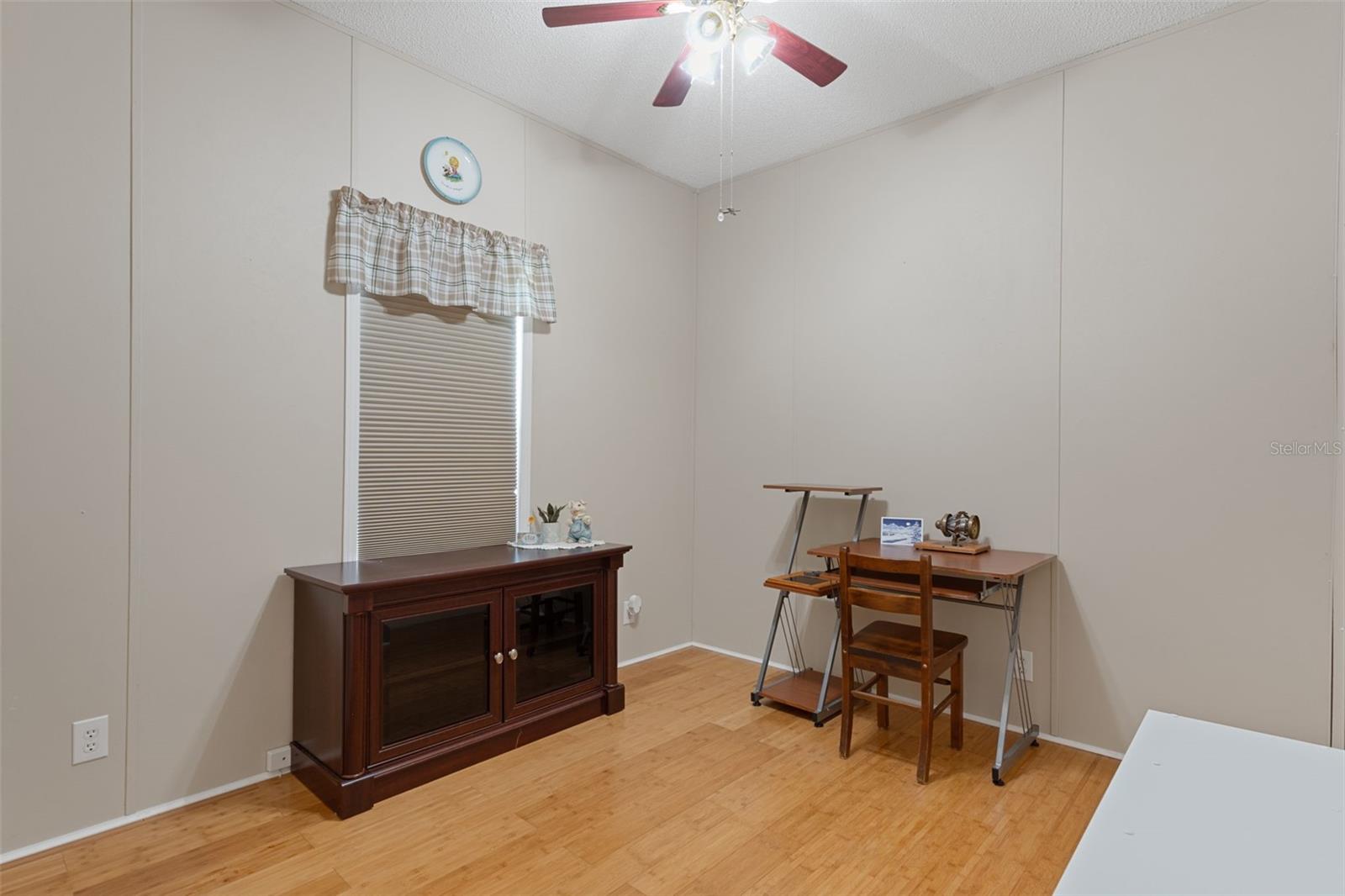 LAKE TROPICANA RANCHETTES - Residential