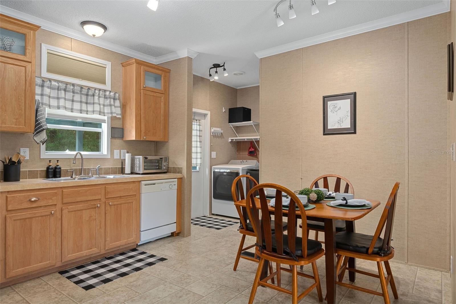 LAKE TROPICANA RANCHETTES - Residential