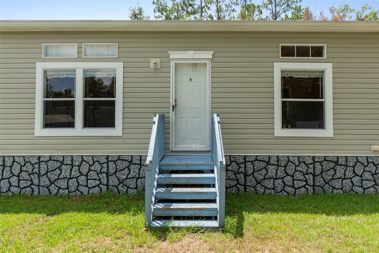 LAKE TROPICANA RANCHETTES - Residential
