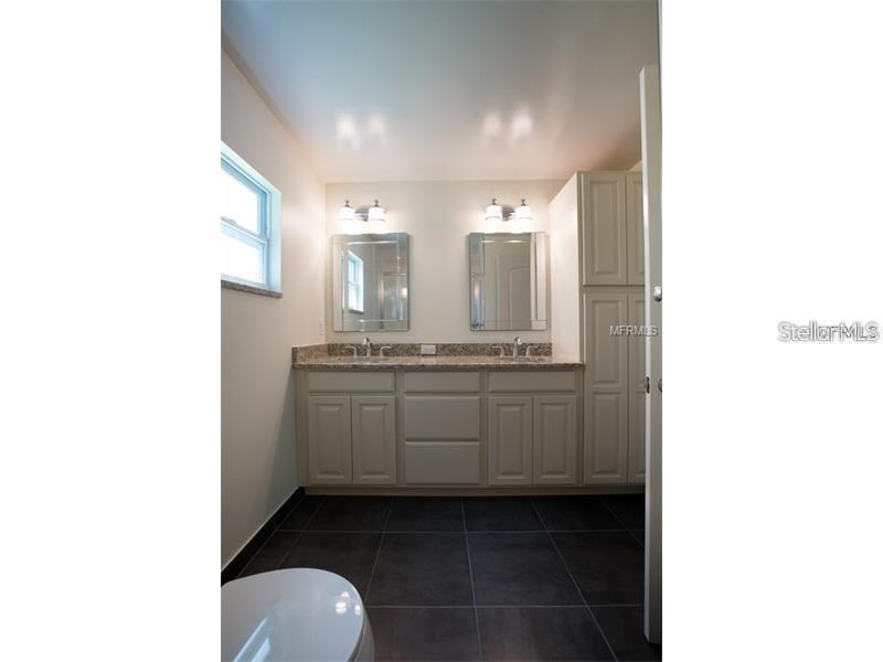 RIVERSIDE NORTH - Residential Lease