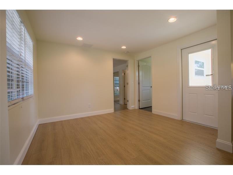 RIVERSIDE NORTH - Residential Lease