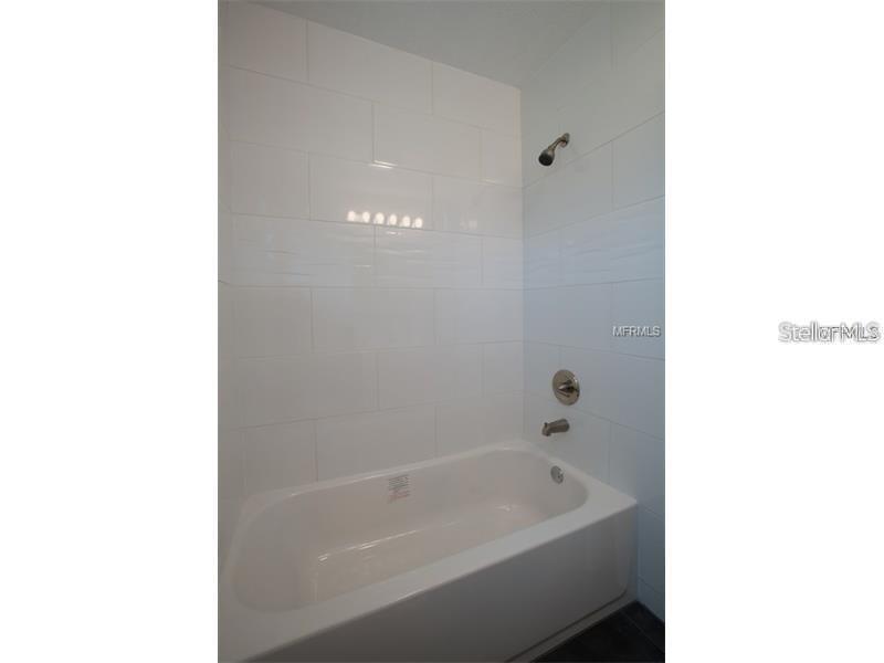 RIVERSIDE NORTH - Residential Lease