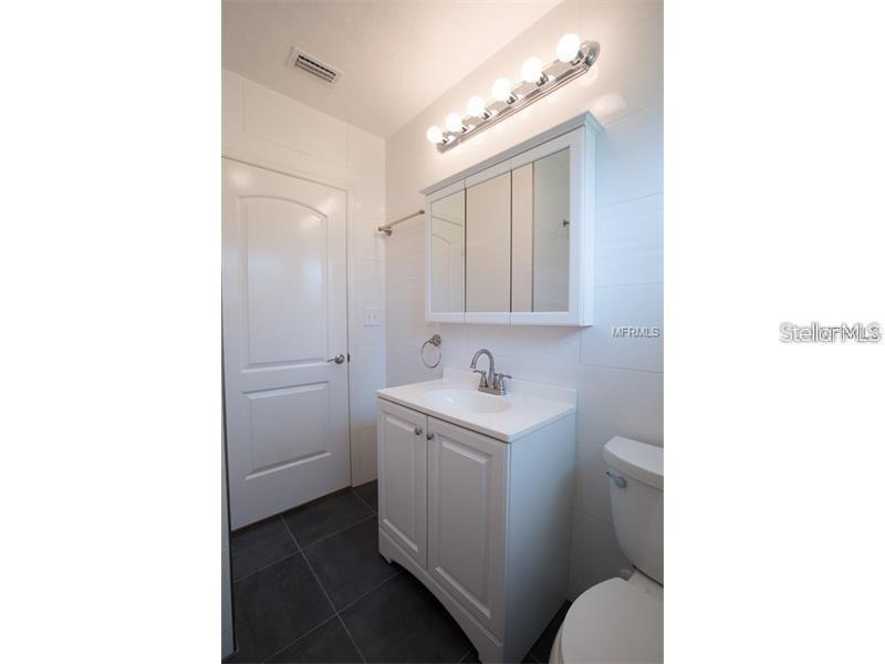 RIVERSIDE NORTH - Residential Lease