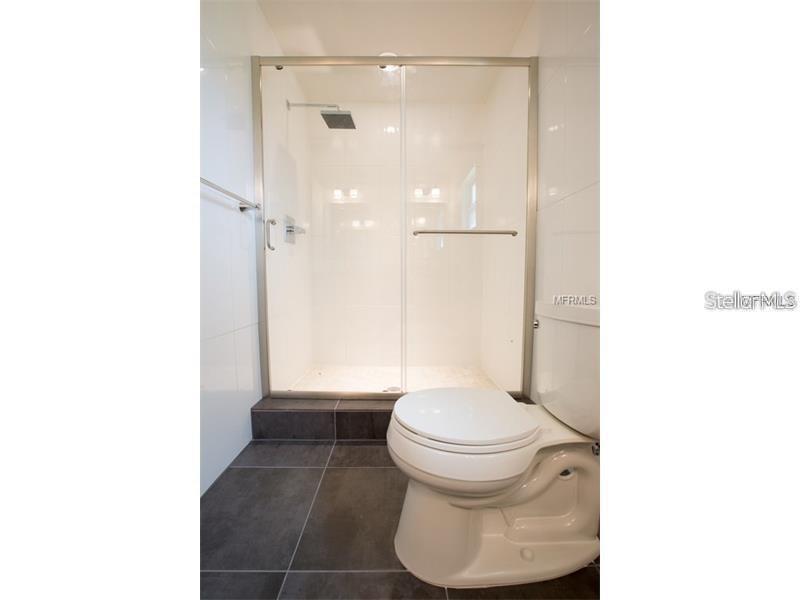 RIVERSIDE NORTH - Residential Lease