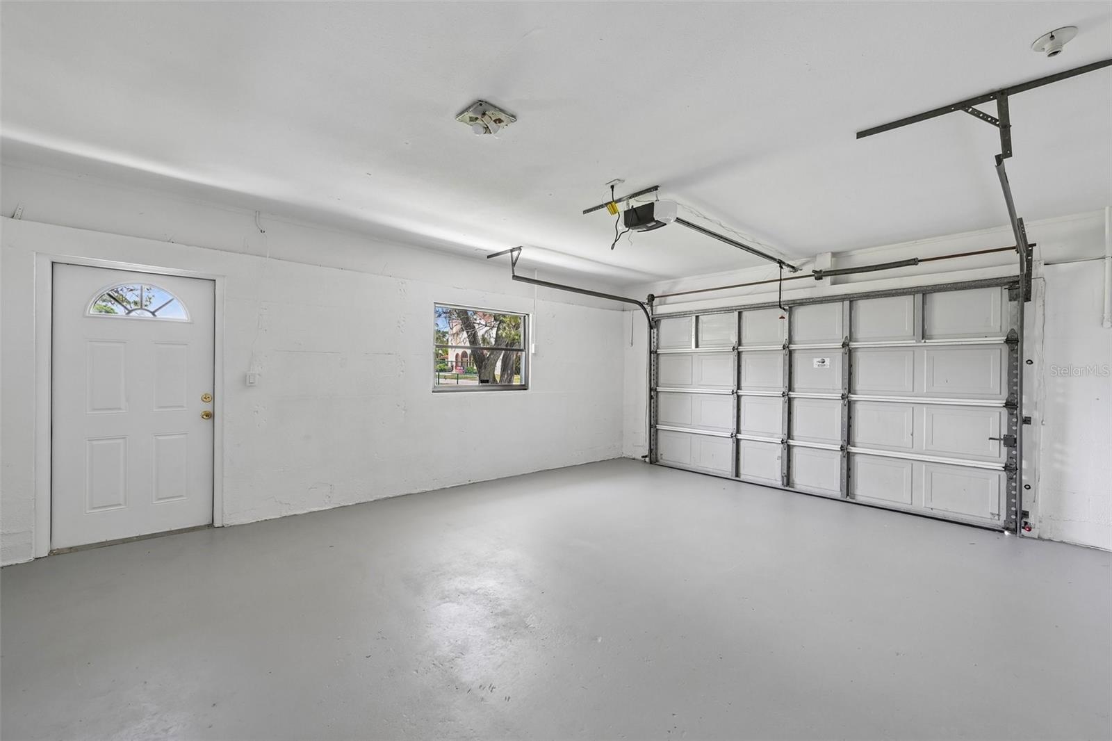 BAY POINT CORR OF - Residential