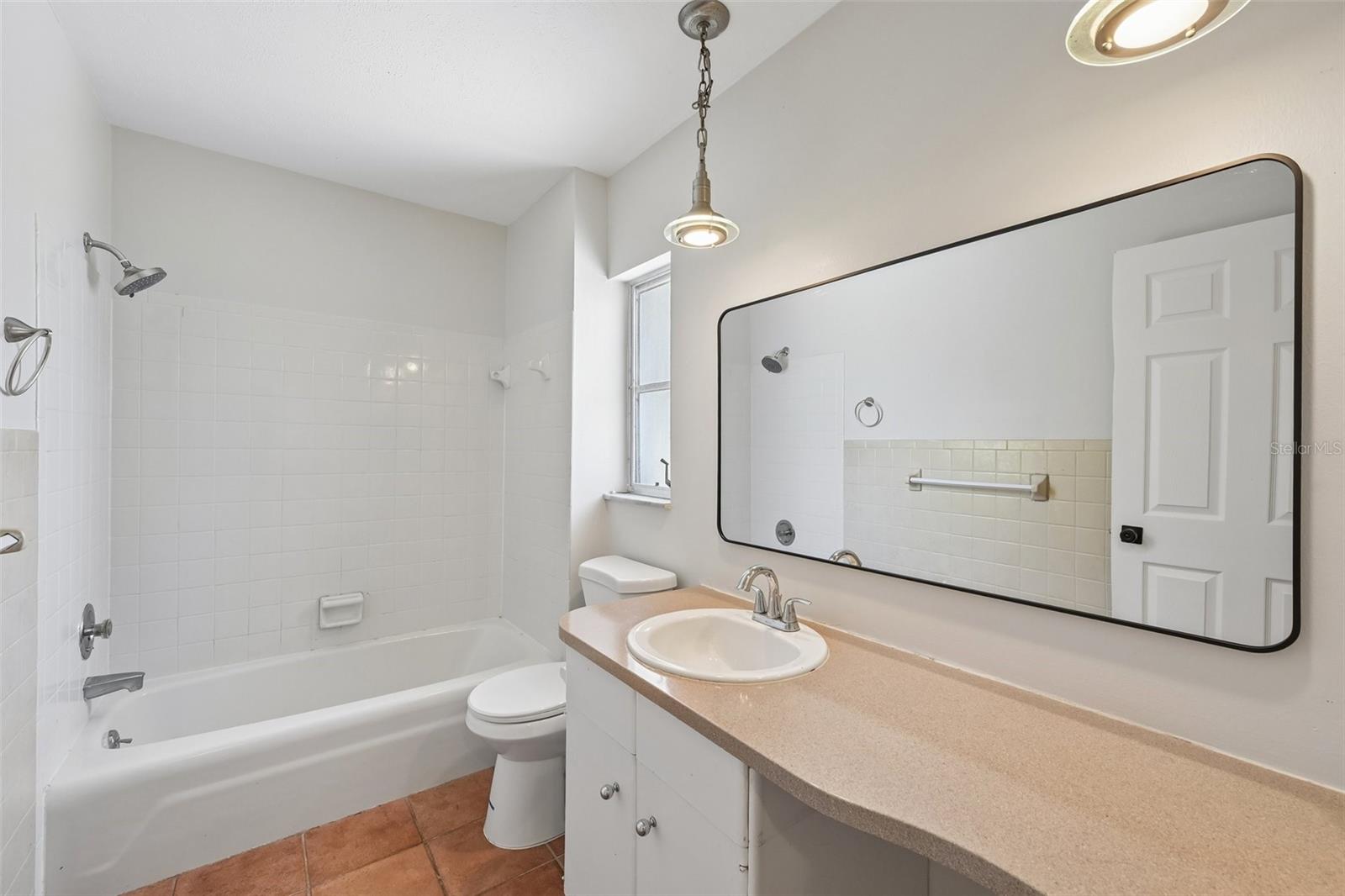 BAY POINT CORR OF - Residential