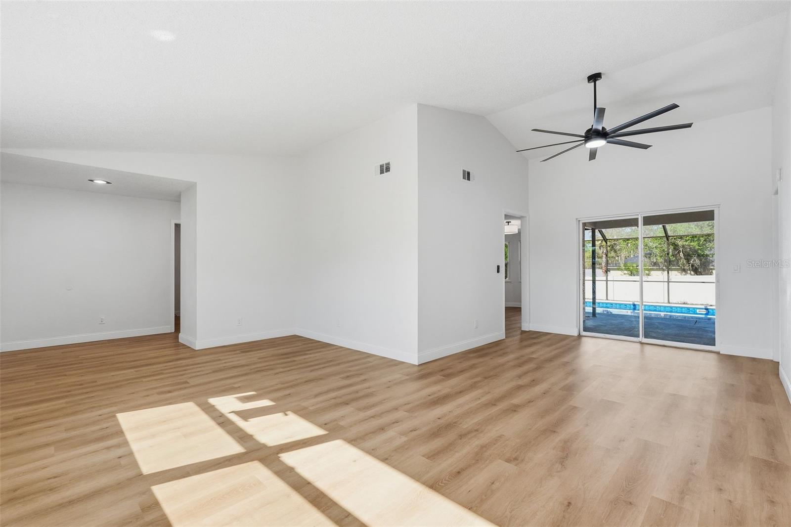 SPRING HILL - Residential